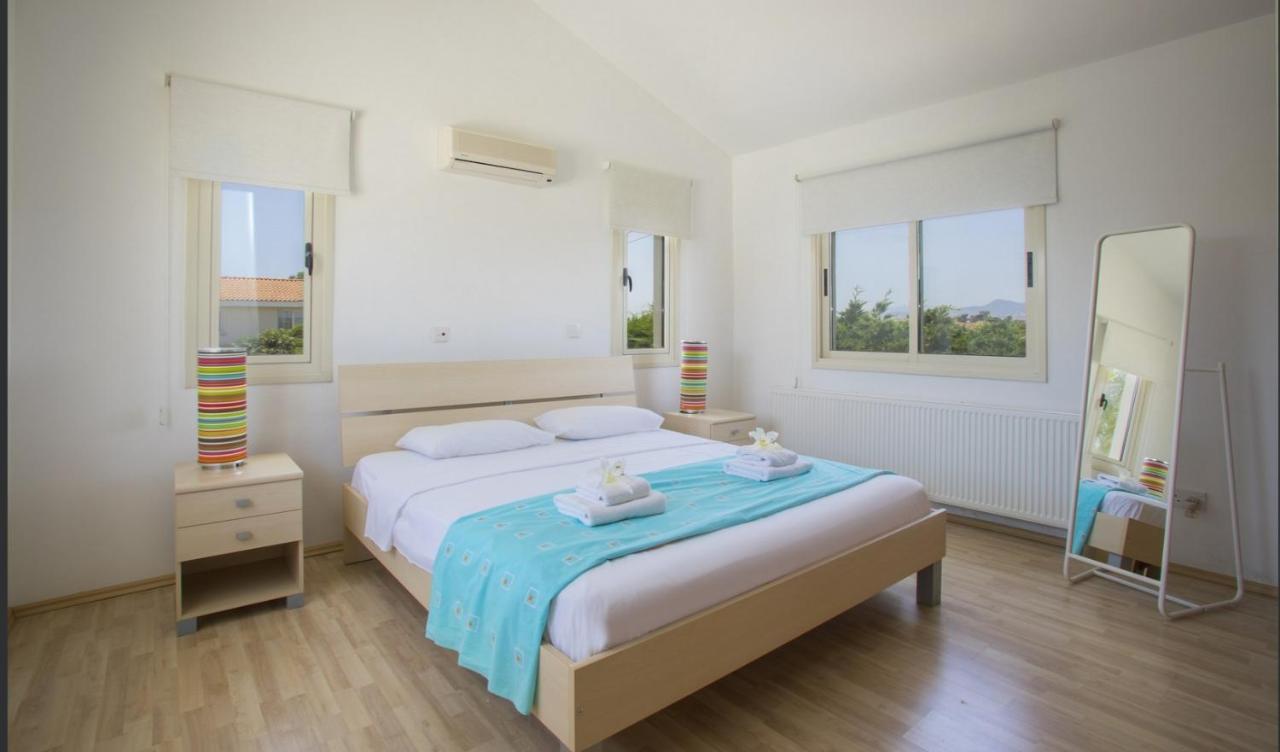 Soothing Sunset Villa With Private Pool, 200M From The Beach Pervolia Exterior foto