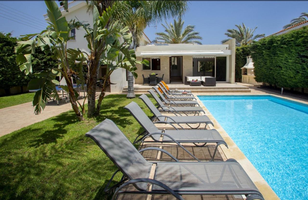 Soothing Sunset Villa With Private Pool, 200M From The Beach Pervolia Exterior foto